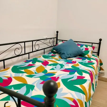 En El Serrallo De Apartment